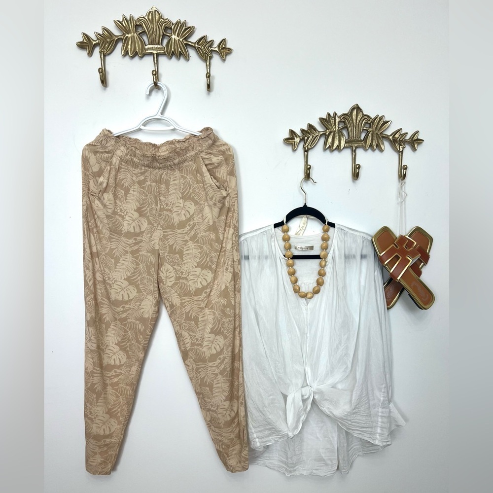 Neutral Paisley Jersey Pants - Beige Pattern 6
Waist 32 plus stretch L 39”